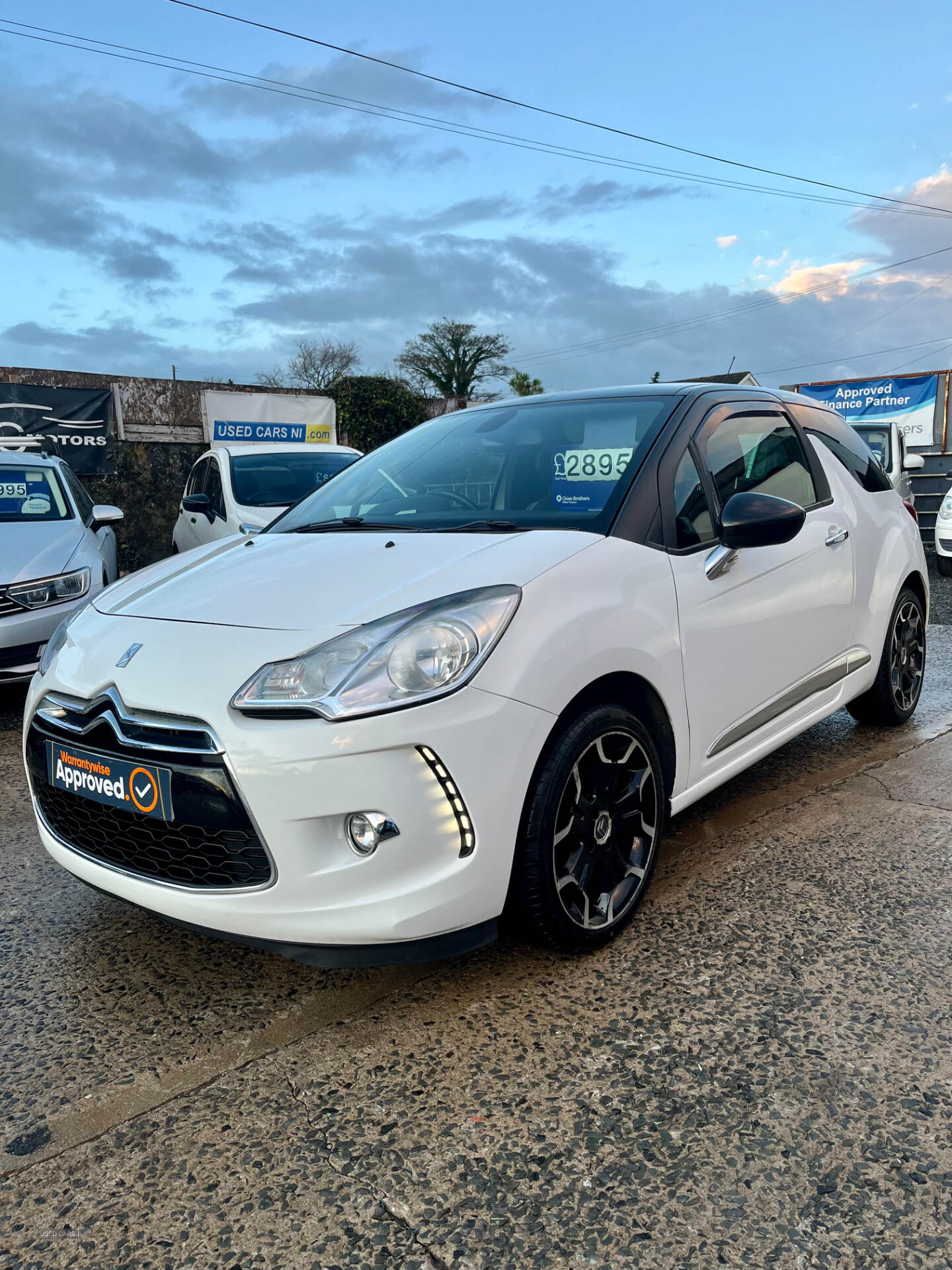 Citroen DS3 HATCHBACK in Down