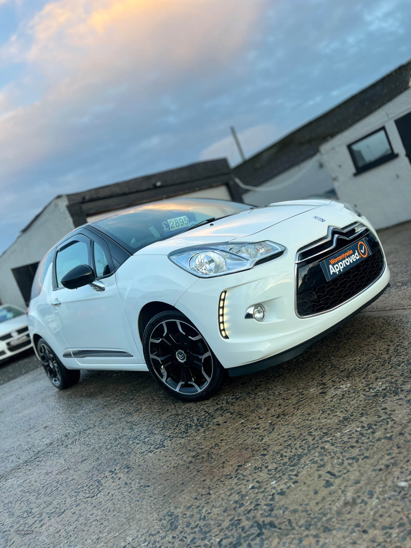 Citroen DS3 HATCHBACK in Down