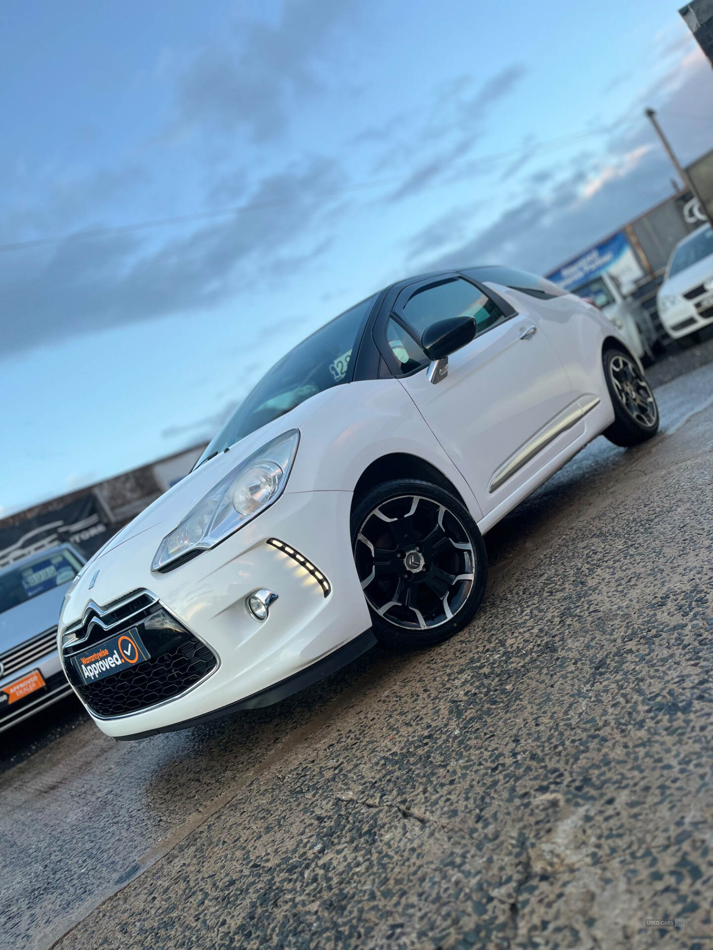 Citroen DS3 HATCHBACK in Down