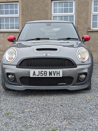 MINI John Cooper Works in Down