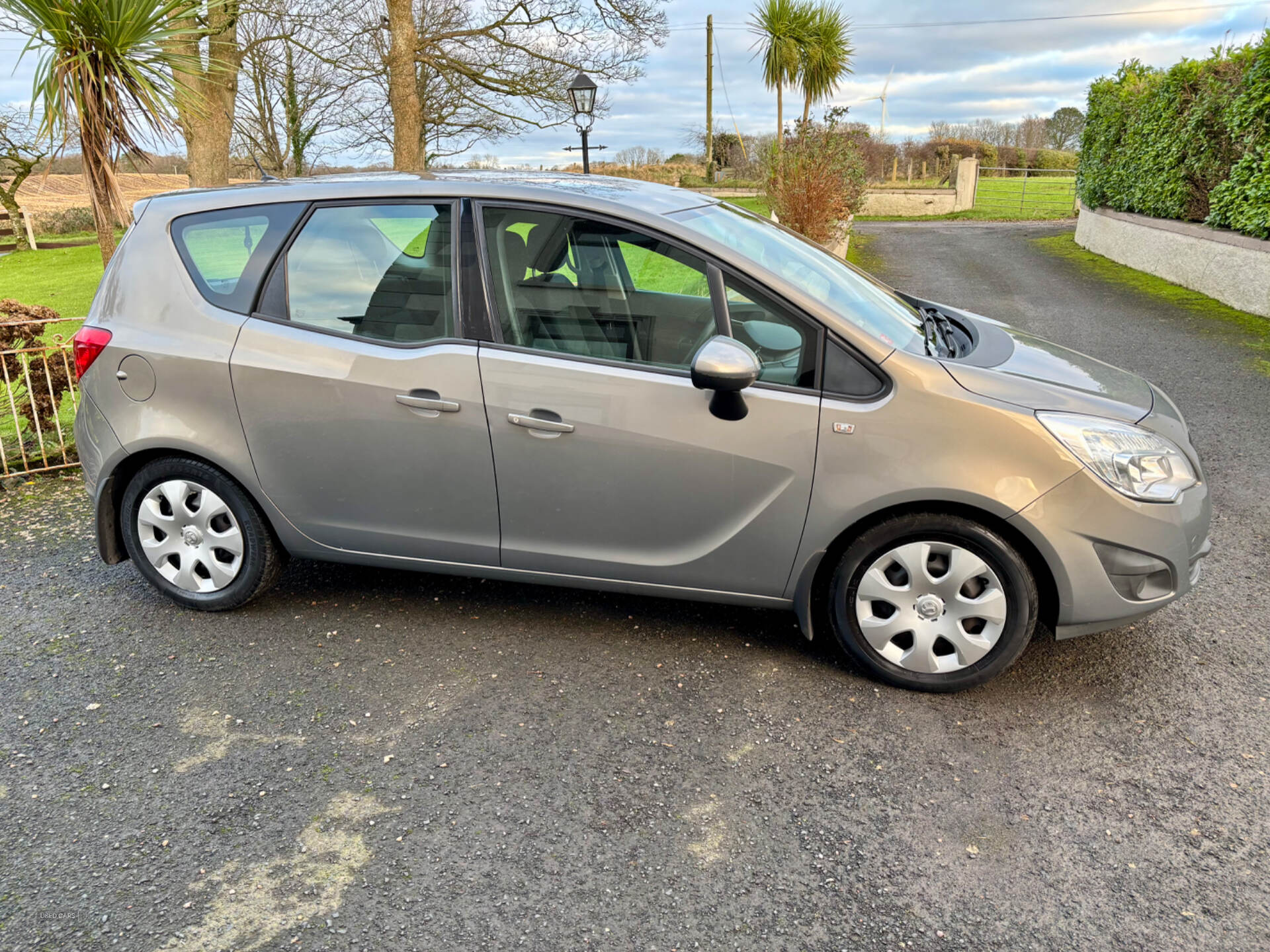 May 2013 Vauxhall Meriva 1.4i 16V Exclusiv 5dr