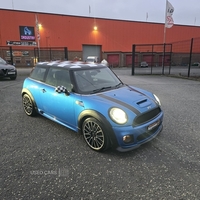 MINI Hatch in Down