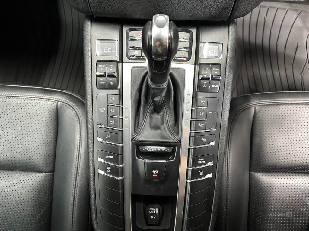 May 2014 Porsche Macan S Diesel 5dr PDK