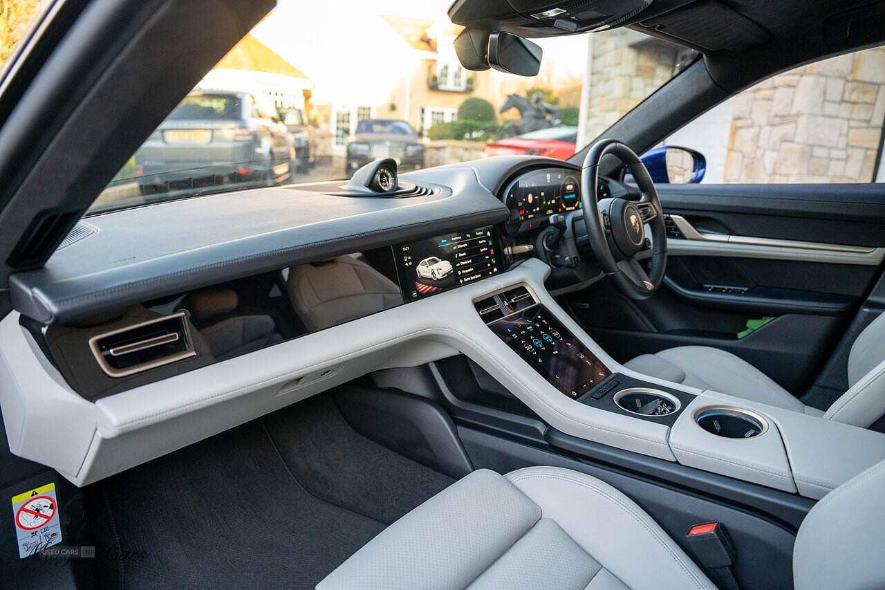 Mar 2021 Porsche Taycan 500kW Turbo 93kWh 4dr Auto