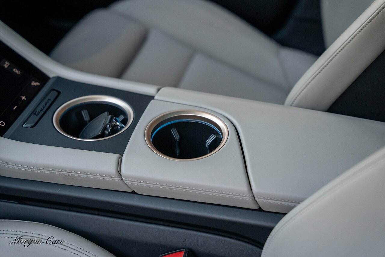Mar 2021 Porsche Taycan 500kW Turbo 93kWh 4dr Auto
