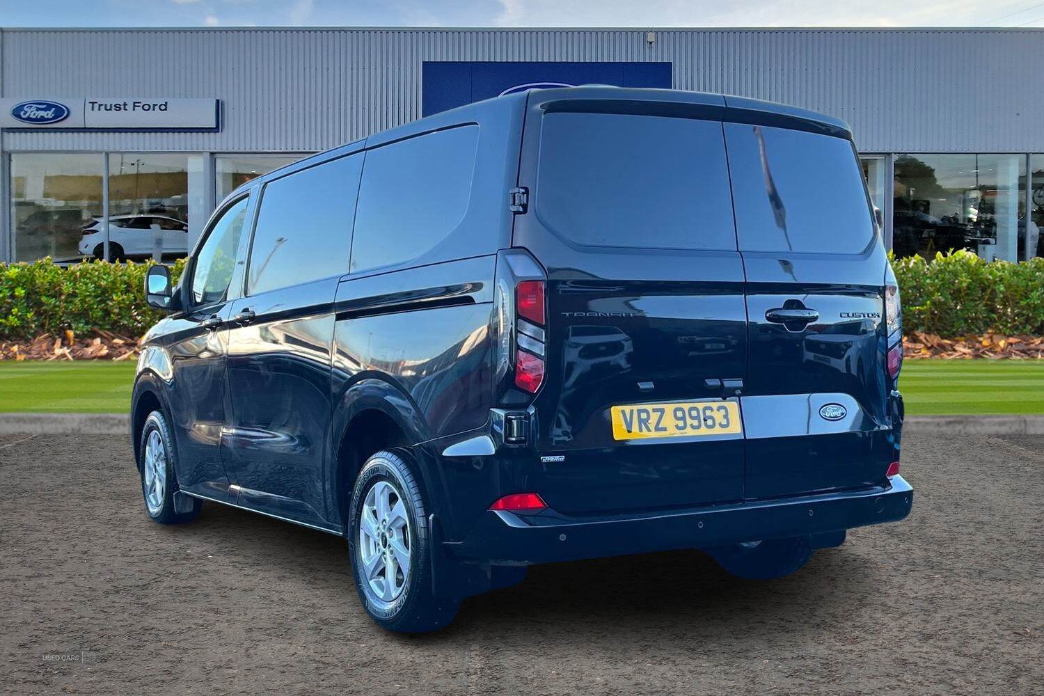Oct 2024 Ford Transit Custom 2.5 PHEV 232ps H1 Van Limited Auto