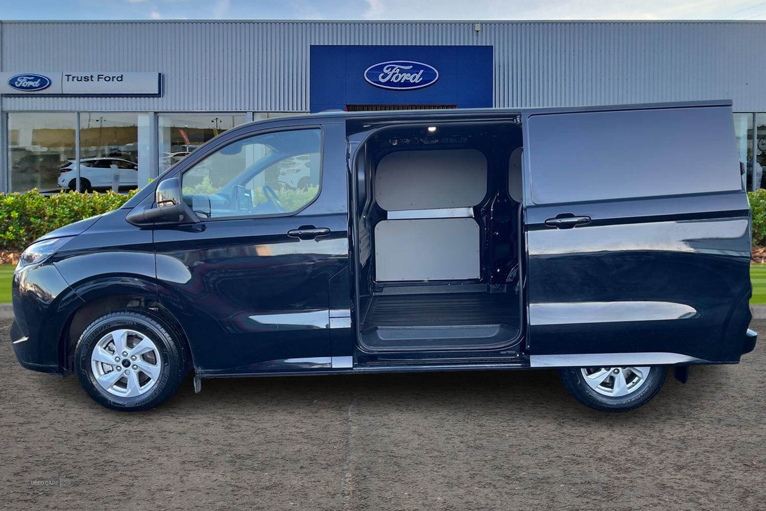 Oct 2024 Ford Transit Custom 2.5 PHEV 232ps H1 Van Limited Auto
