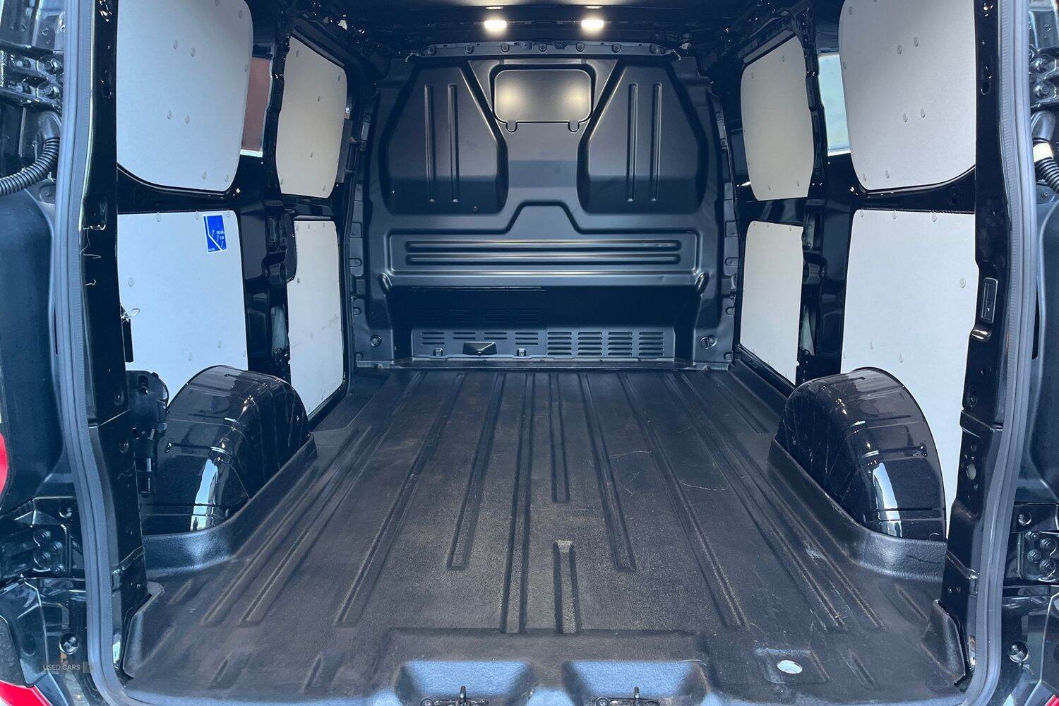 Oct 2024 Ford Transit Custom 2.5 PHEV 232ps H1 Van Limited Auto