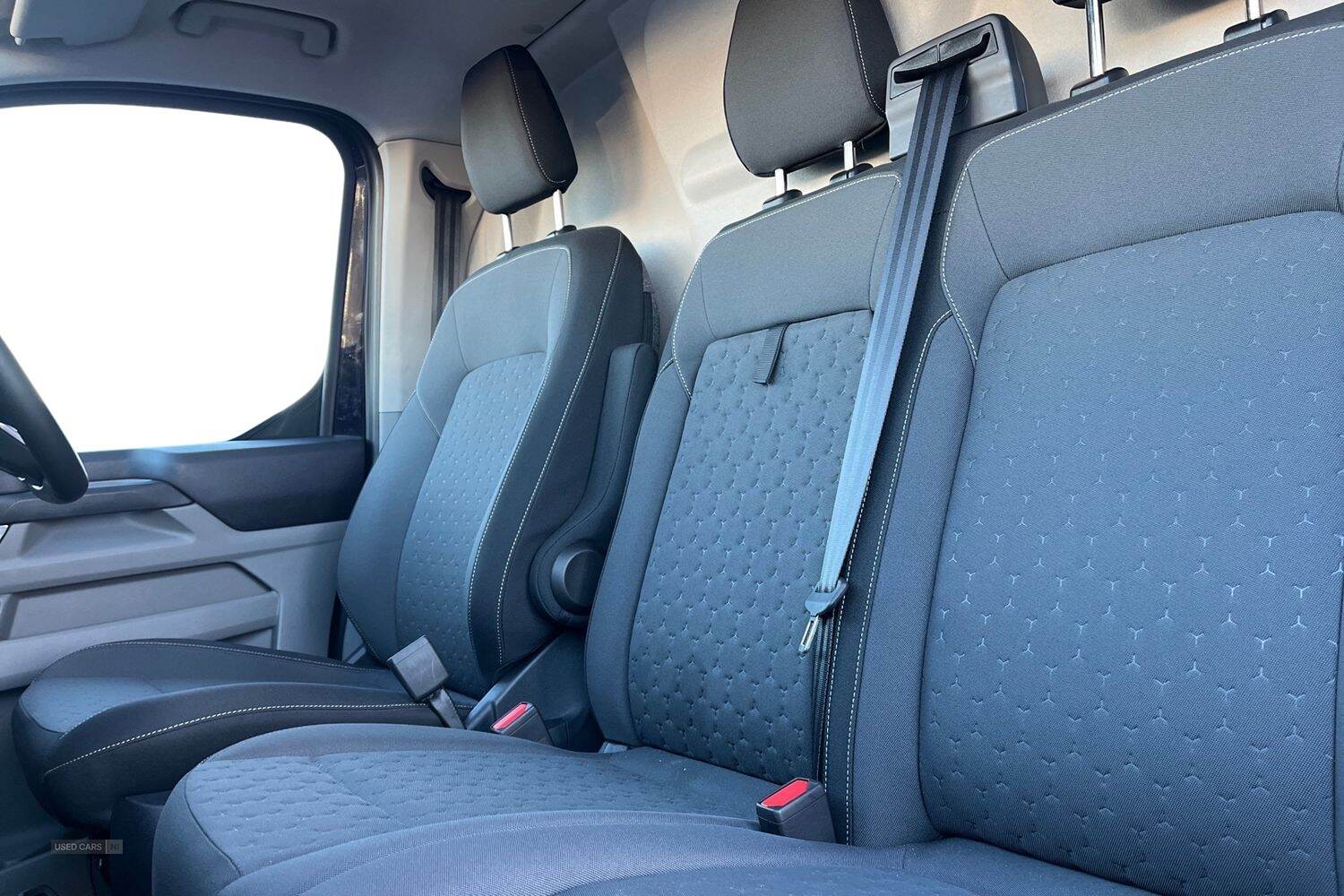 Oct 2024 Ford Transit Custom 2.5 PHEV 232ps H1 Van Limited Auto