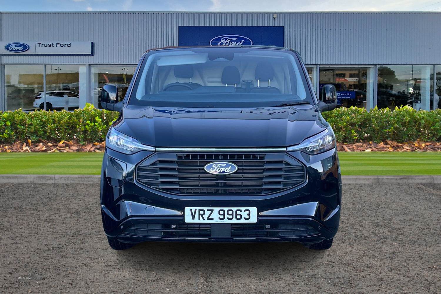 Oct 2024 Ford Transit Custom 2.5 PHEV 232ps H1 Van Limited Auto