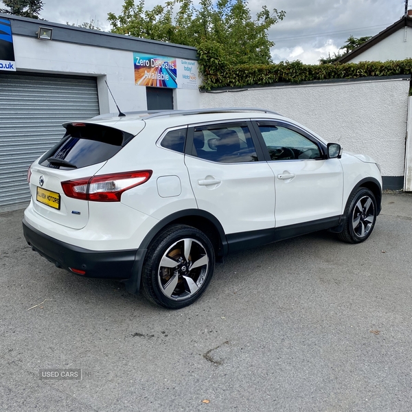 Nissan Qashqai DIESEL HATCHBACK in Down