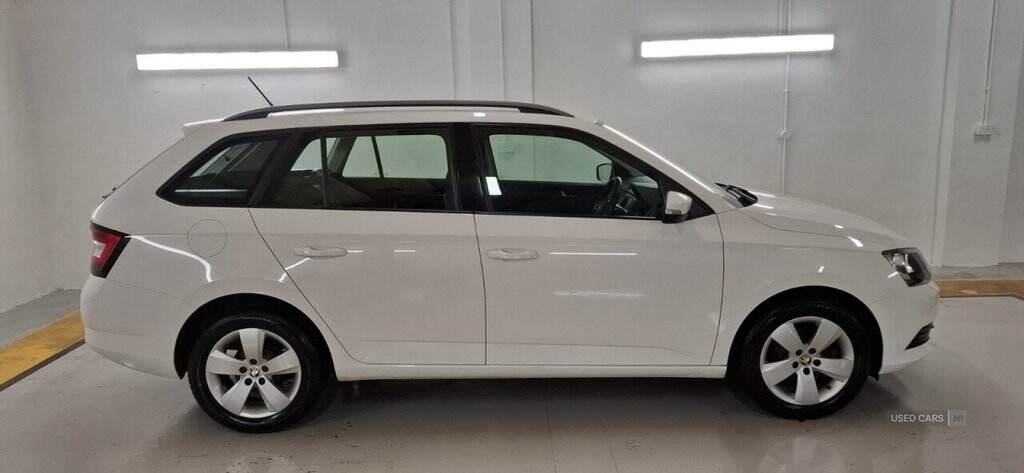 Sep 2015 Skoda Fabia 1.0 MPI SE 5dr