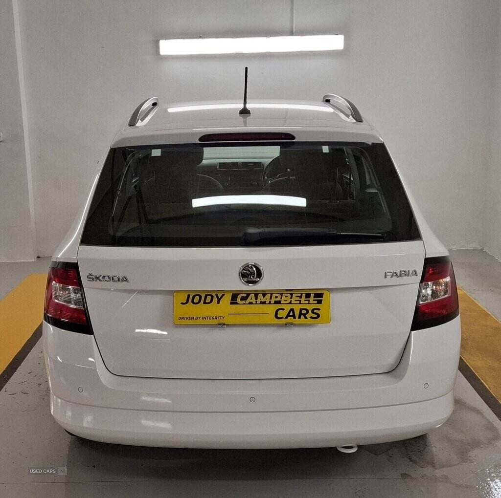 Sep 2015 Skoda Fabia 1.0 MPI SE 5dr