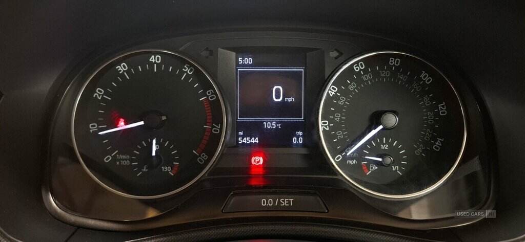 Sep 2015 Skoda Fabia 1.0 MPI SE 5dr