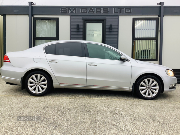 Volkswagen Passat DIESEL SALOON in Down