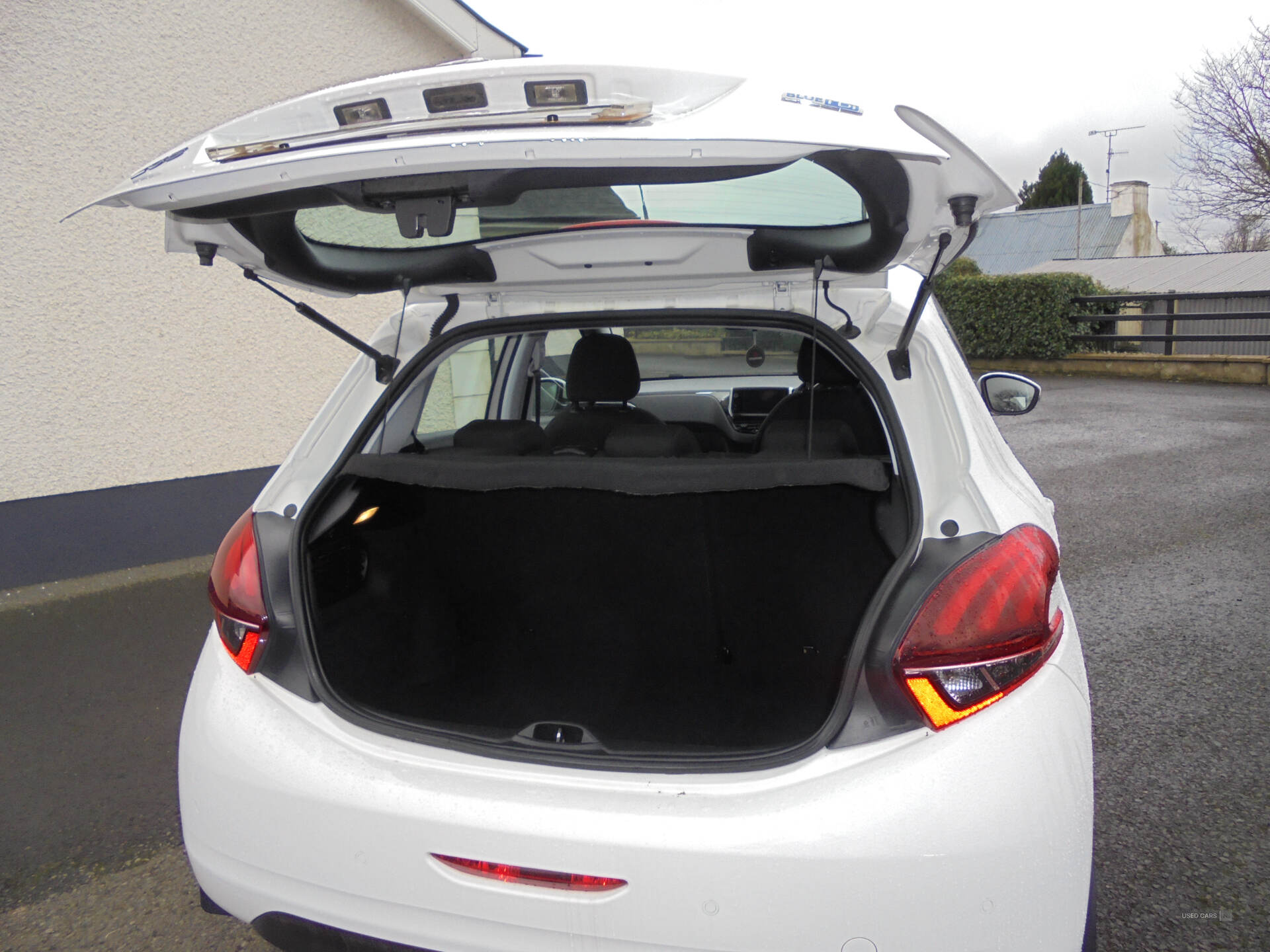 Peugeot 208 DIESEL HATCHBACK in Tyrone