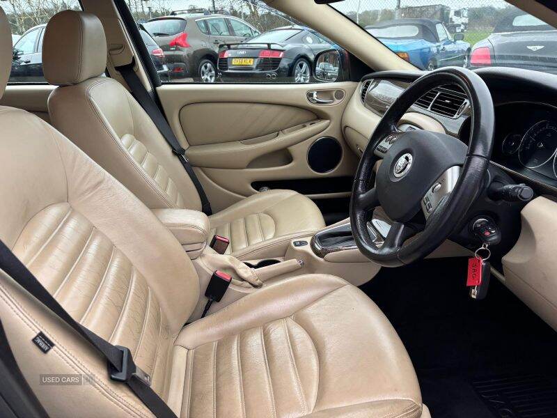 Jun 2008 Jaguar XTYPE 2.2d SE 2009 5dr Auto DPF