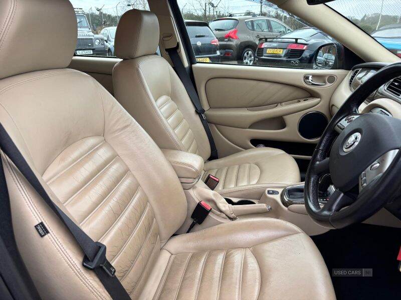 Jun 2008 Jaguar XTYPE 2.2d SE 2009 5dr Auto DPF