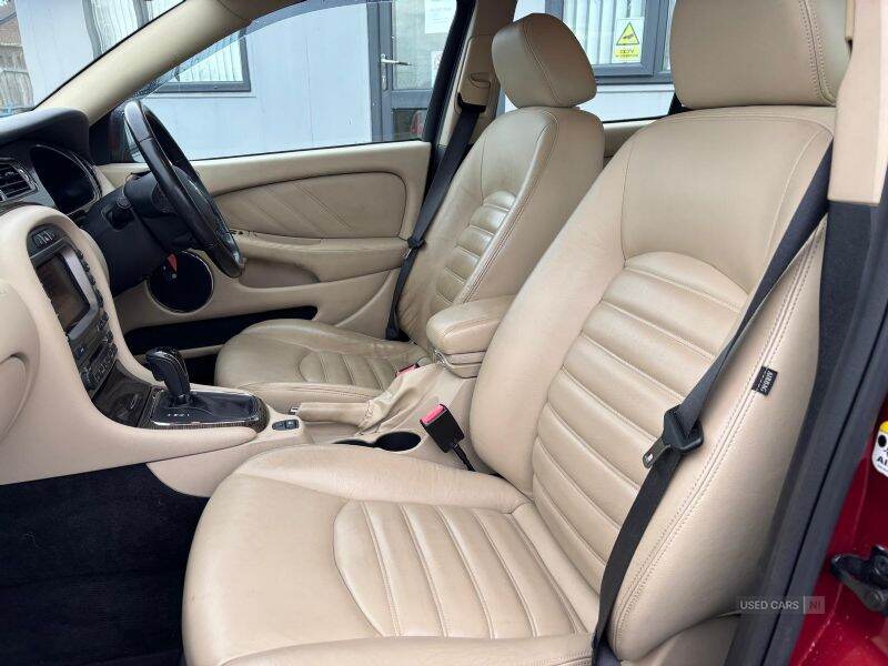 Jun 2008 Jaguar XTYPE 2.2d SE 2009 5dr Auto DPF