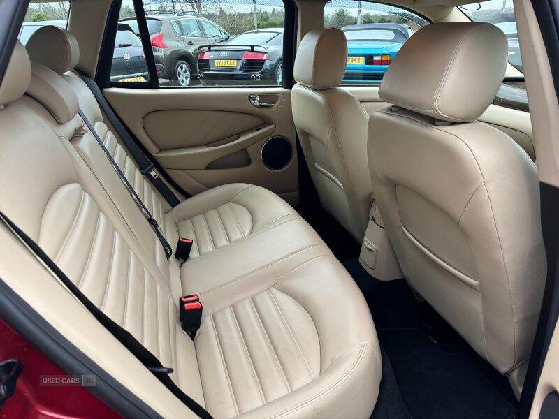 Jun 2008 Jaguar XTYPE 2.2d SE 2009 5dr Auto DPF