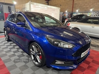 Ford Focus HATCHBACK in Down