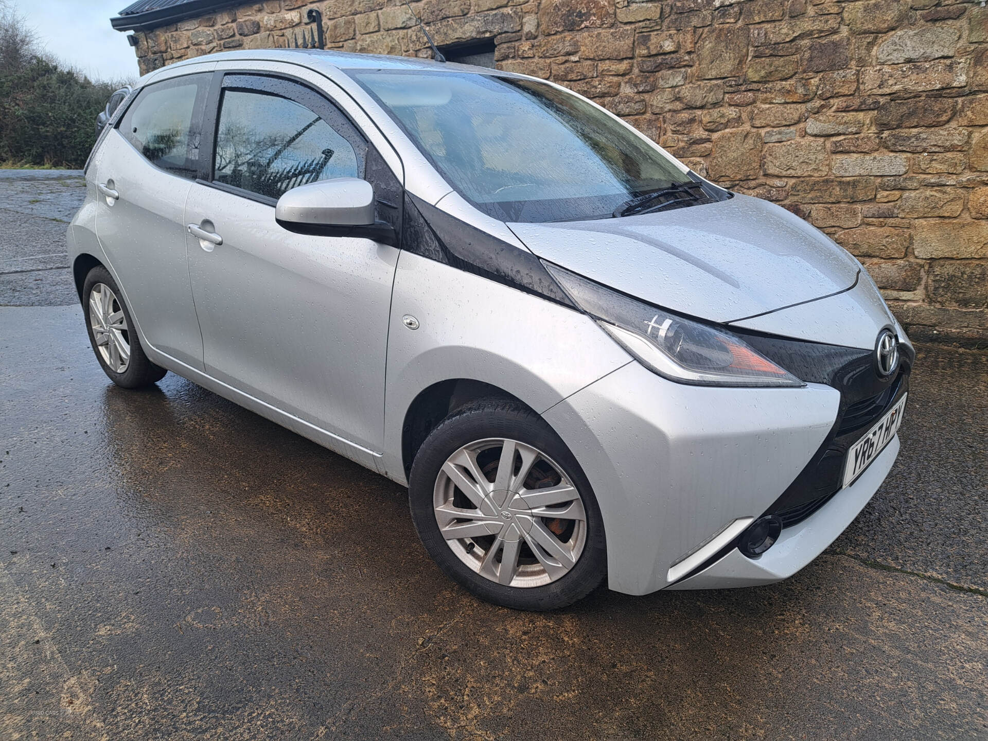 Sep 2017 Toyota Aygo 1.0 VVT-i X-Play 5dr