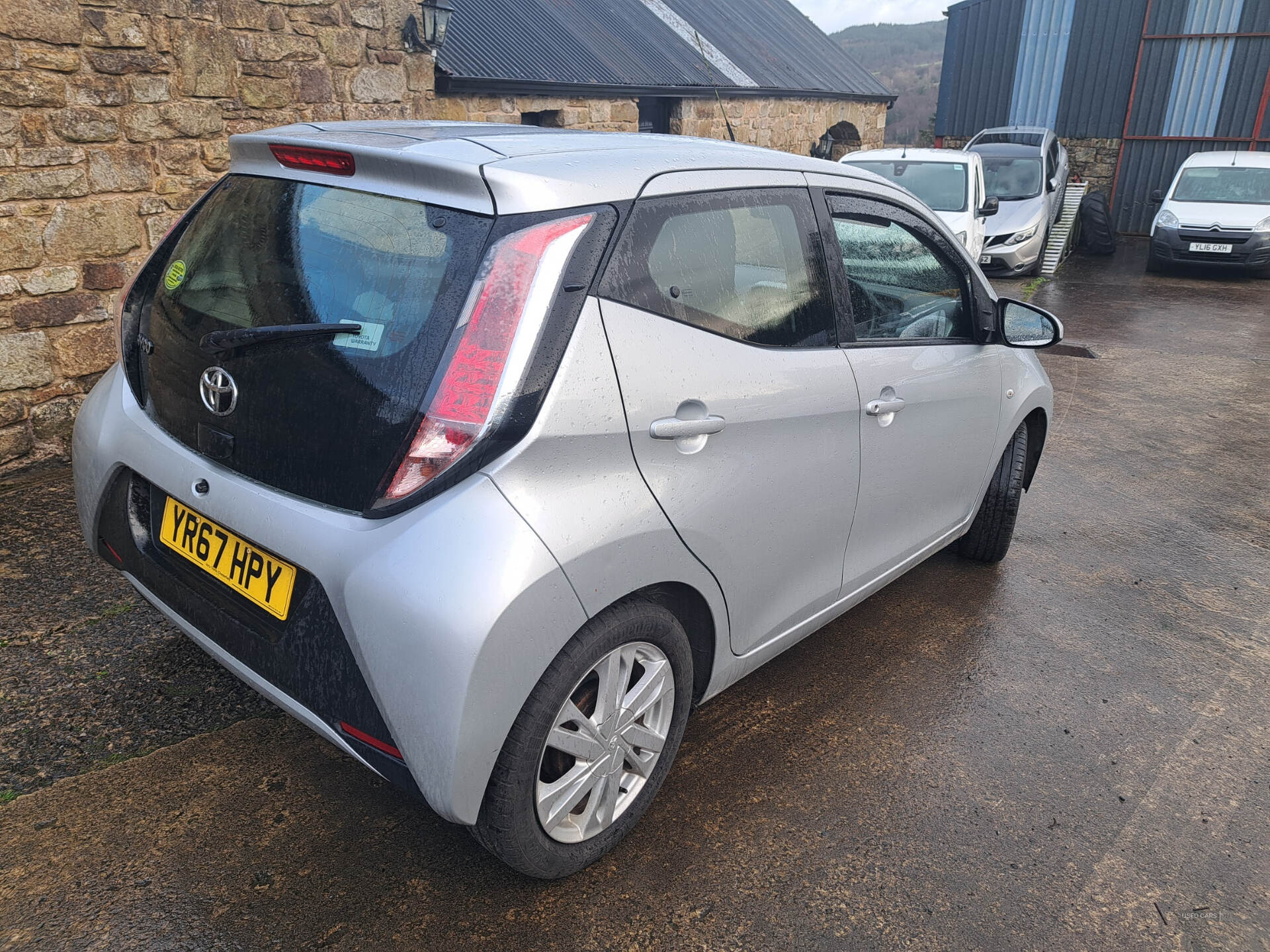 Sep 2017 Toyota Aygo 1.0 VVT-i X-Play 5dr
