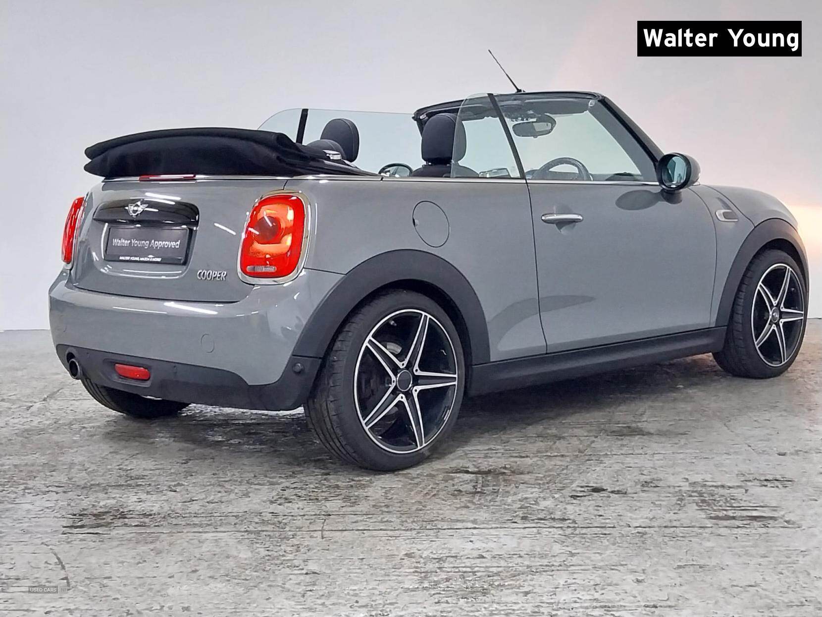 Mar 2017 MINI Convertible 1.5 Cooper 2dr