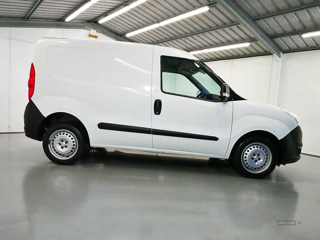 Nov 2017 Vauxhall Combo 2000 1.3 CDTI 16V 95ps H1 Van Euro 6 [Start Stop]