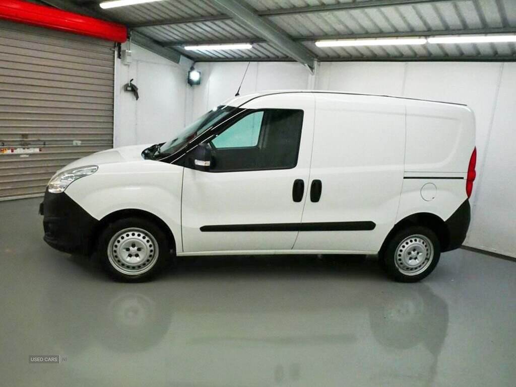 Nov 2017 Vauxhall Combo 2000 1.3 CDTI 16V 95ps H1 Van Euro 6 [Start Stop]