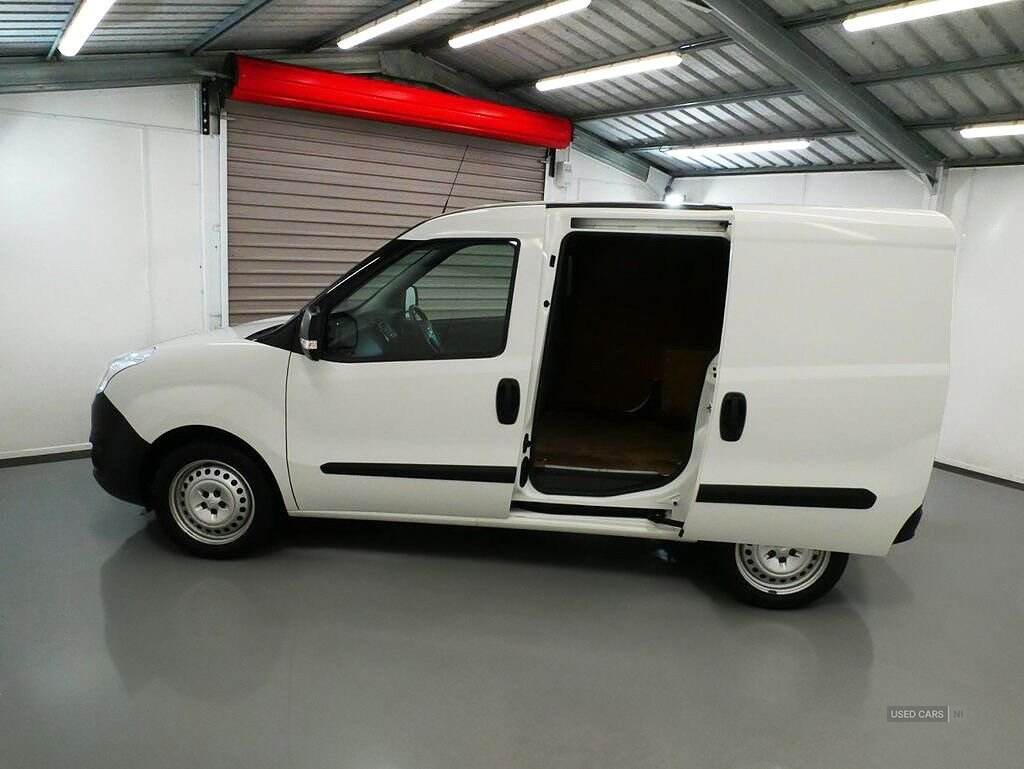Nov 2017 Vauxhall Combo 2000 1.3 CDTI 16V 95ps H1 Van Euro 6 [Start Stop]