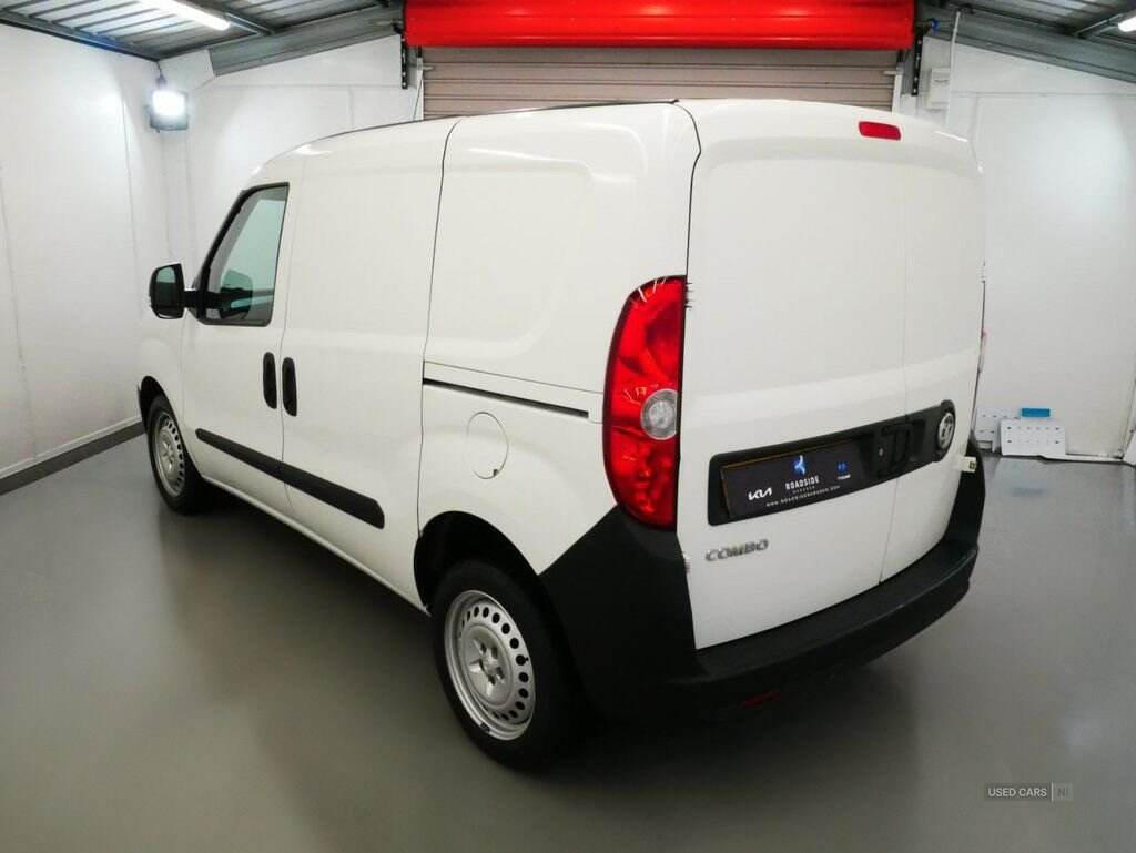 Nov 2017 Vauxhall Combo 2000 1.3 CDTI 16V 95ps H1 Van Euro 6 [Start Stop]