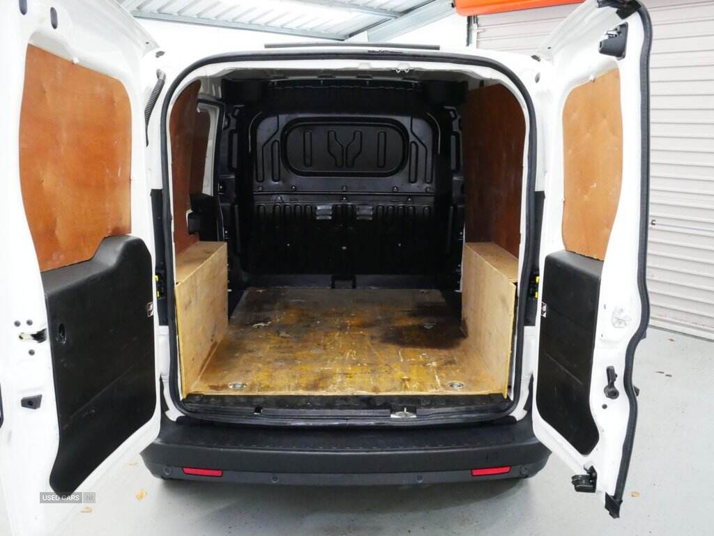 Nov 2017 Vauxhall Combo 2000 1.3 CDTI 16V 95ps H1 Van Euro 6 [Start Stop]