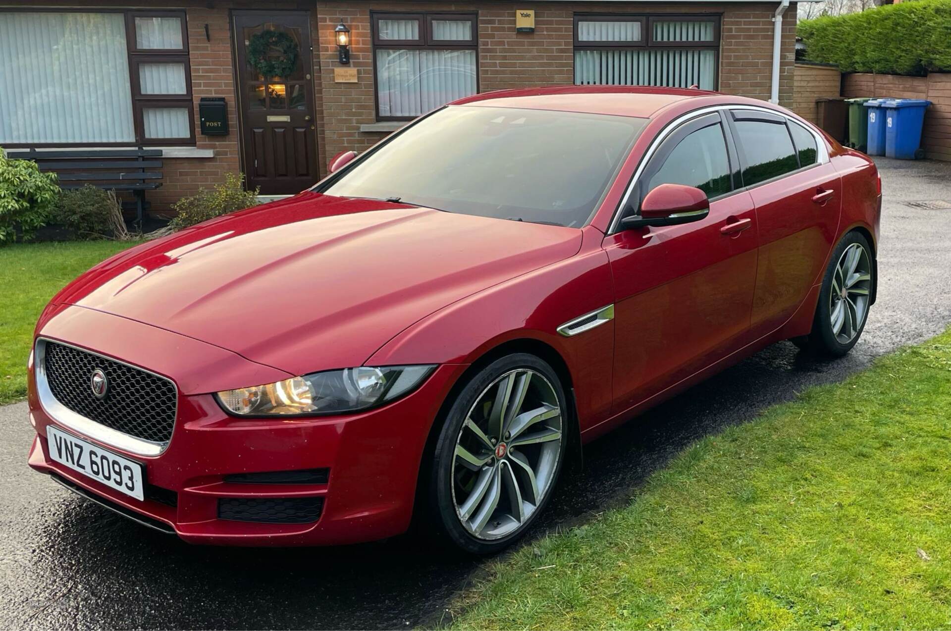 Nov 2015 Jaguar XE 2.0d SE 4dr