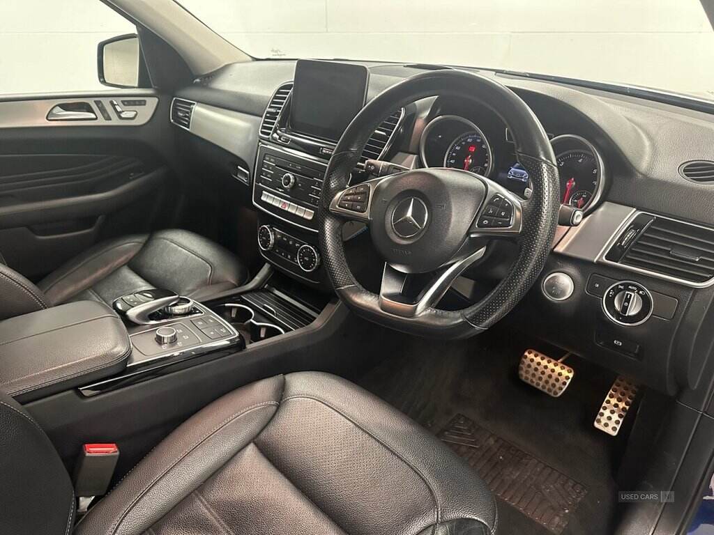 Jan 2017 Mercedes-Benz GLE GLE 350d 4Matic AMG Line Premium 5dr 9G-Tronic