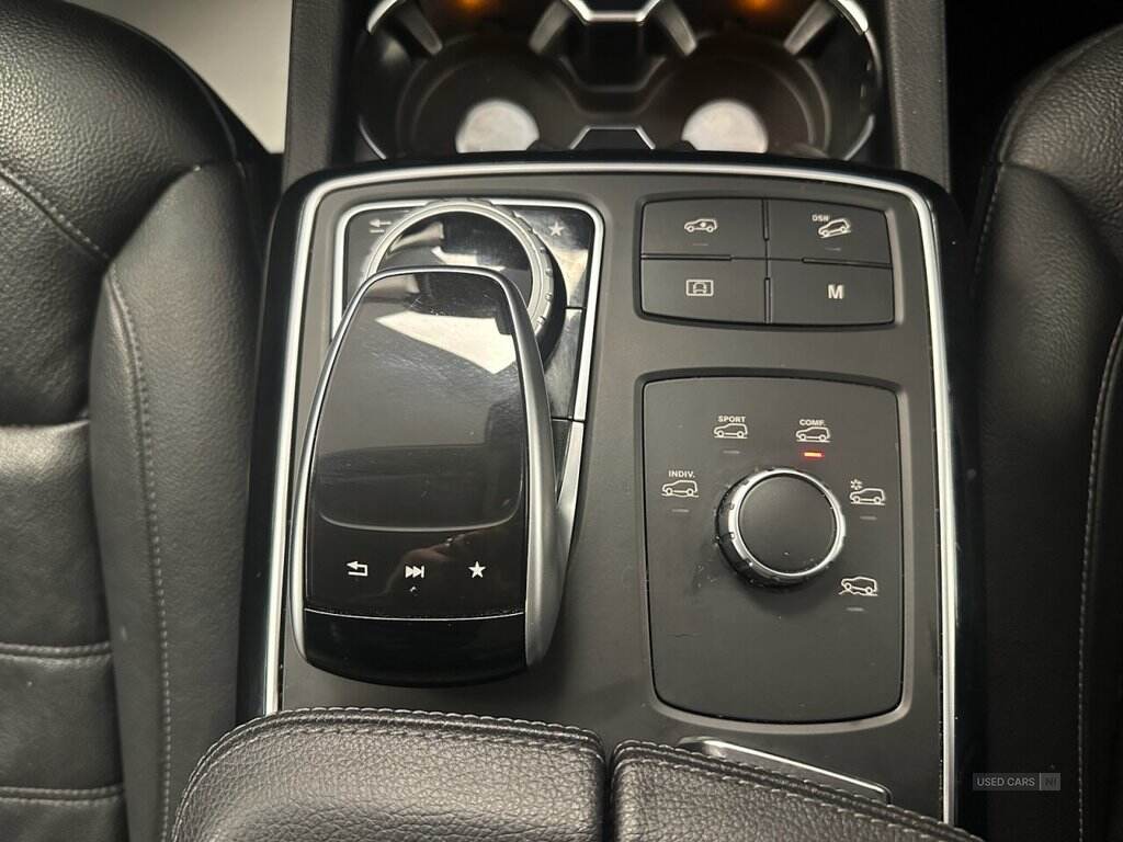 Jan 2017 Mercedes-Benz GLE GLE 350d 4Matic AMG Line Premium 5dr 9G-Tronic