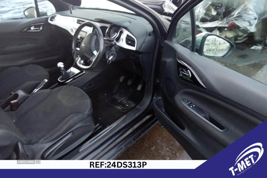 Mar 2011 Citroen DS3 1.6 HDi Black 3dr