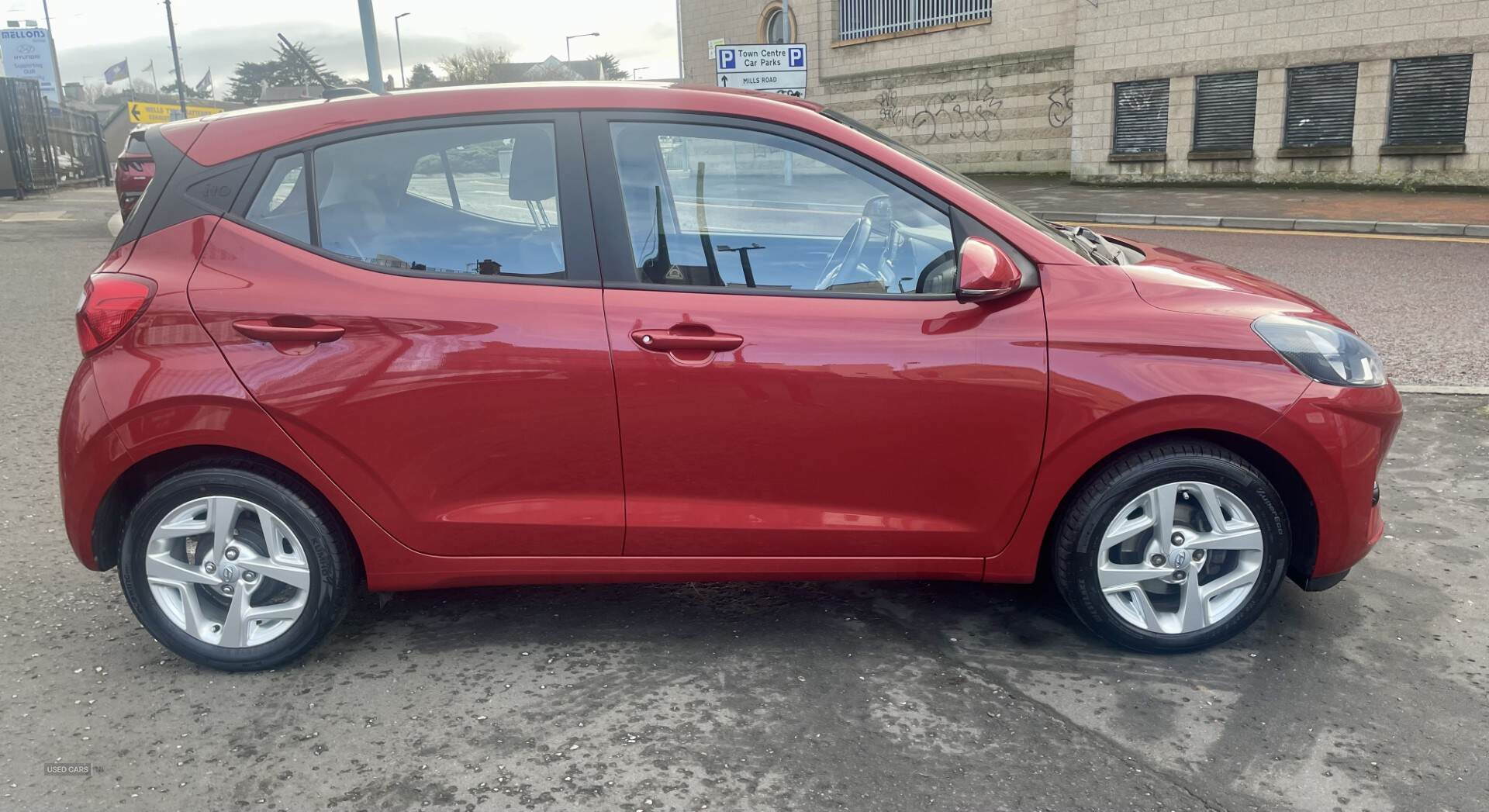 Hyundai i10 HATCHBACK in Down