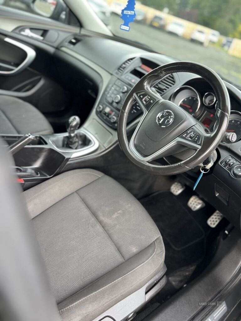 Mar 2009 Vauxhall Insignia 1.8i 16V Exclusiv 5dr