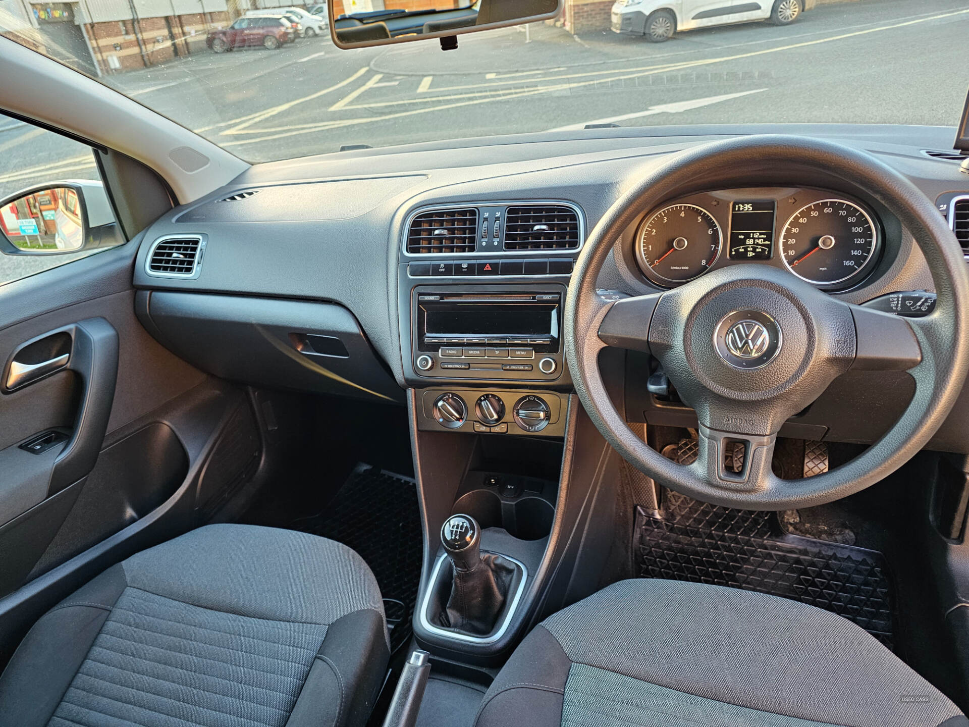 Volkswagen Polo HATCHBACK in Down