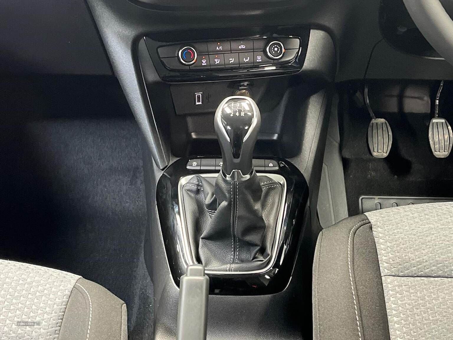Dec 2024 Vauxhall Corsa 1.2 Design 5Dr (07/2023 - 10/2024)