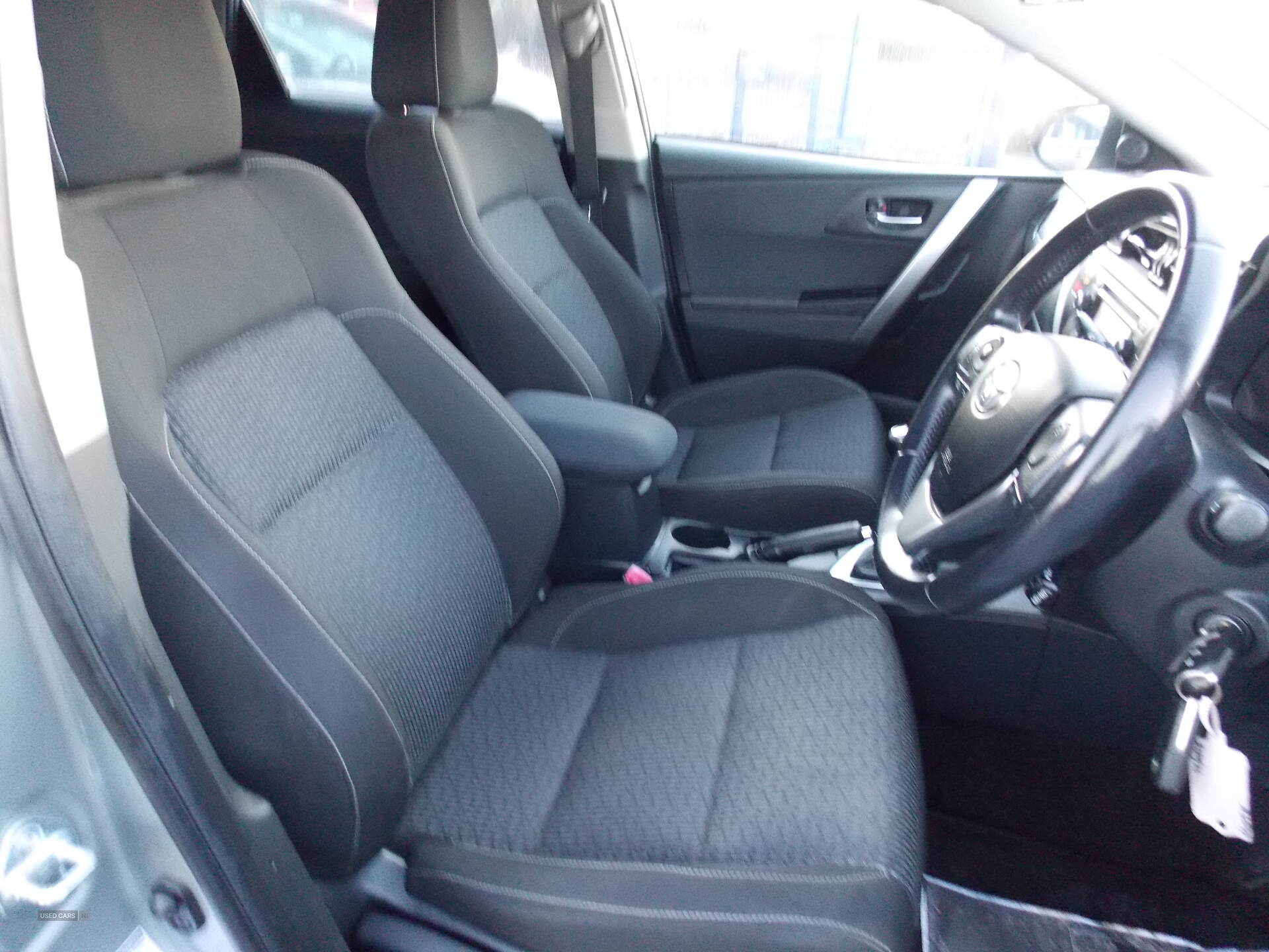 Jun 2015 Toyota Auris 1.33 Dual VVTi Icon+ 5dr