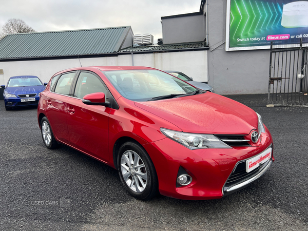 Toyota Auris HATCHBACK in Antrim