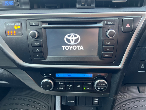 Toyota Auris HATCHBACK in Antrim