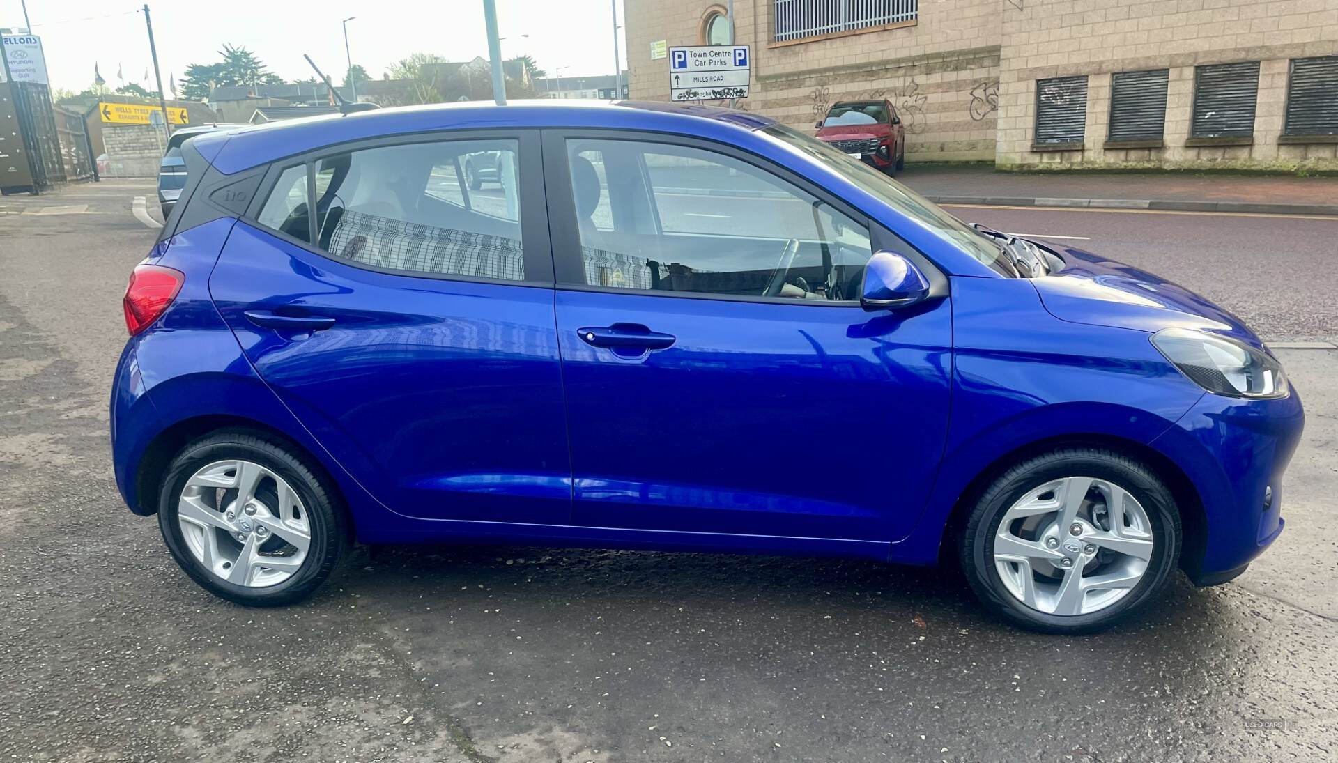 Hyundai i10 HATCHBACK in Down