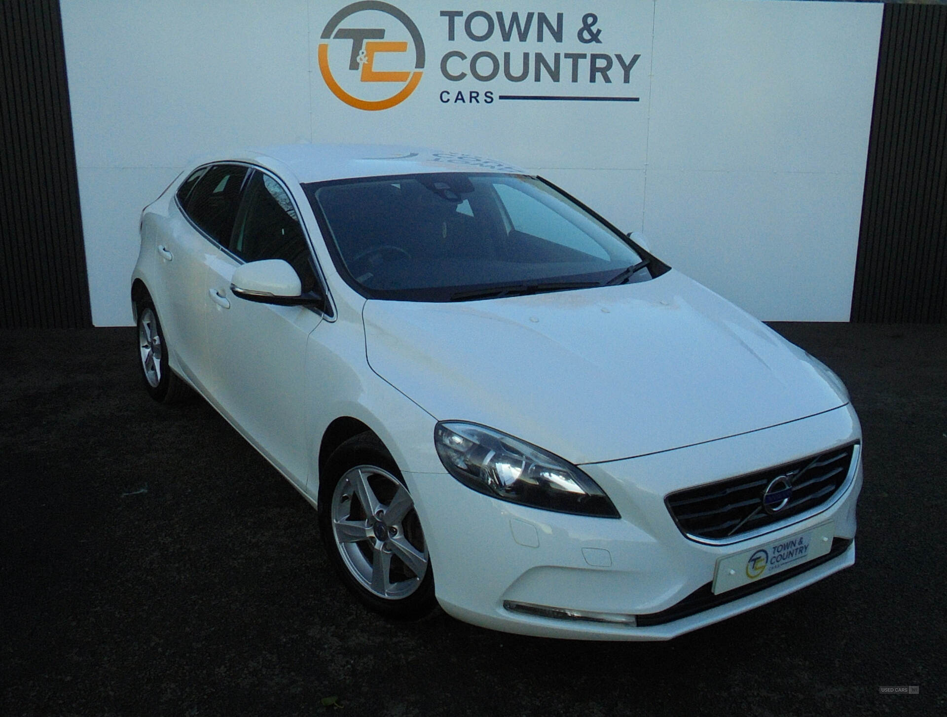 Volvo V40 DIESEL HATCHBACK in Antrim