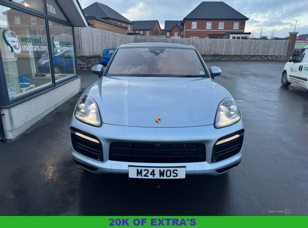  2023 Porsche Cayenne 3.0 V6 4d 456 BHP Showroom condition 20k of extras