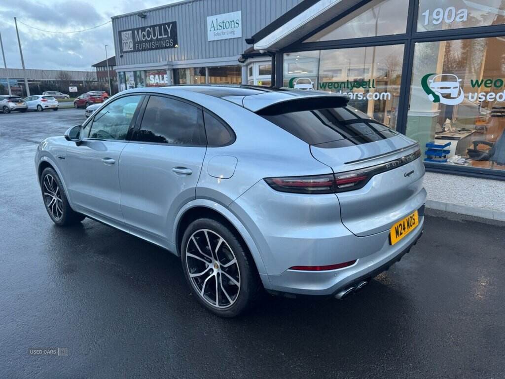  2023 Porsche Cayenne 3.0 V6 4d 456 BHP Showroom condition 20k of extras