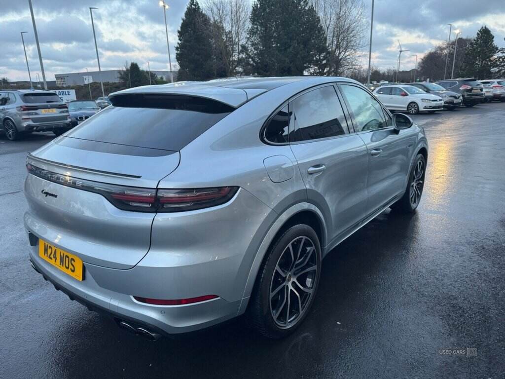  2023 Porsche Cayenne 3.0 V6 4d 456 BHP Showroom condition 20k of extras