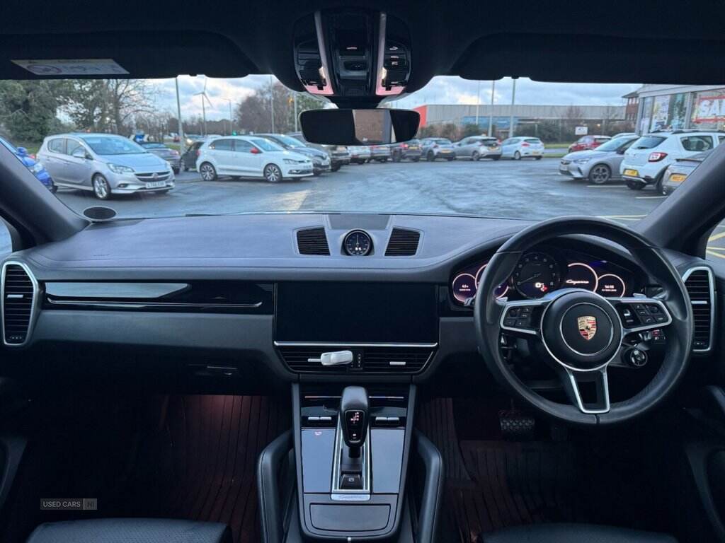  2023 Porsche Cayenne 3.0 V6 4d 456 BHP Showroom condition 20k of extras